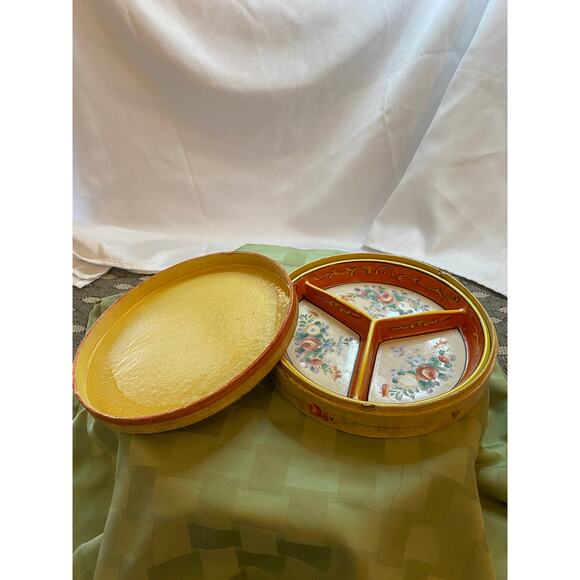 Japanese painted ceramic plate w/ wood box - Picture 3 of 16